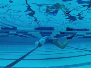 טיפול בכאבי כתפיים בשחייה